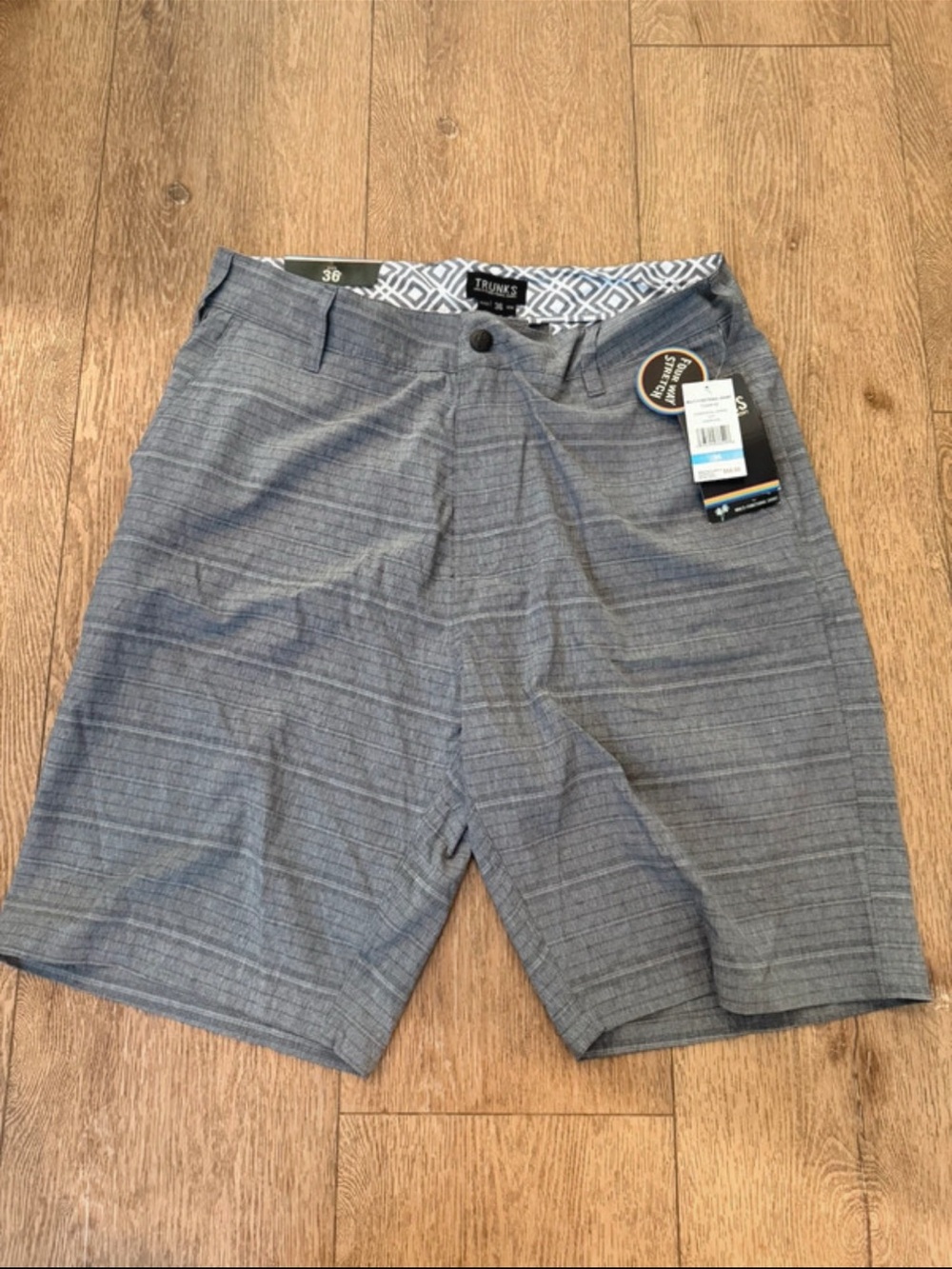 TRUNKS-Men's Gray Heathered Shorts size 36
